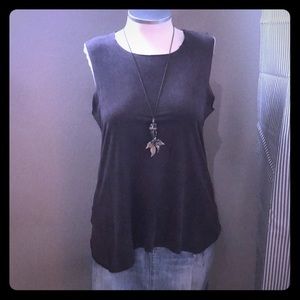 Asymmetric unfinished hem top